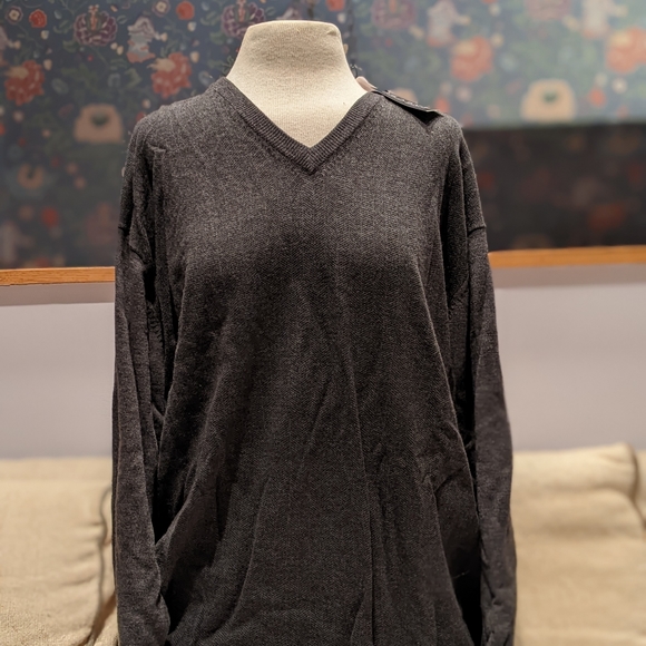 100%Merino wool grey v neck sweater by Jos. a. bank XXL. - Picture 1 of 3